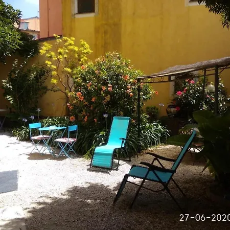 Duplex Oasis Avec Jardin Dans Vieille * מנטון